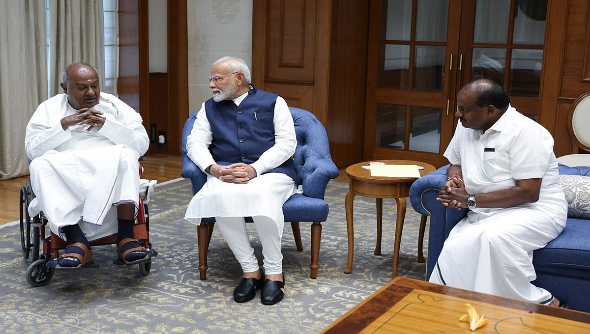 ಪ್ರಧಾನಿ ಮೋದಿ ಭೇಟಿಯಾದ ದೇವೇಗೌಡ, ಕೇಂದ್ರ ಸಚಿವ ಕುಮಾರಸ್ವಾಮಿ